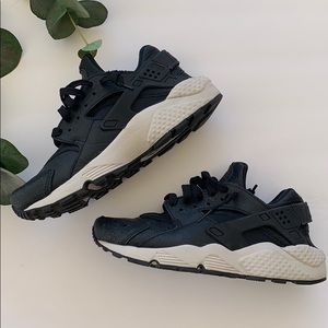 Nike Laser Print Huaraches